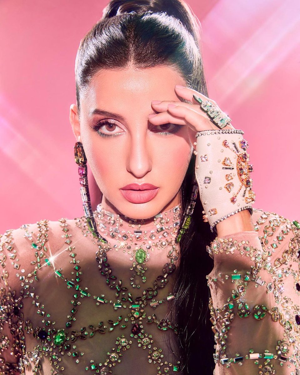 Nora Fatehi Nackt 5330