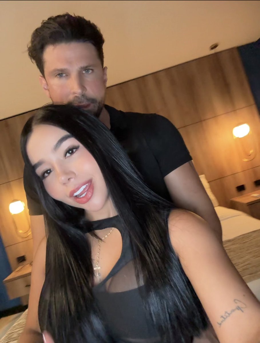 Angie Lorenna Nue 12245
