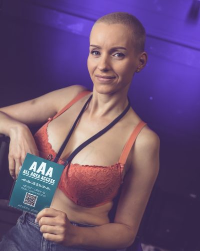 Anike Ekina Desnuda 19404