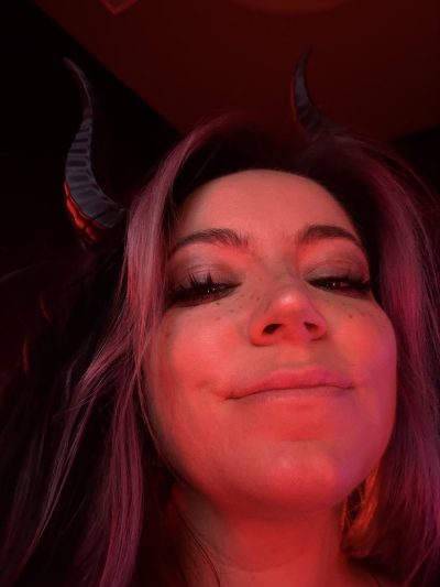 Curvyllama Nude 25528