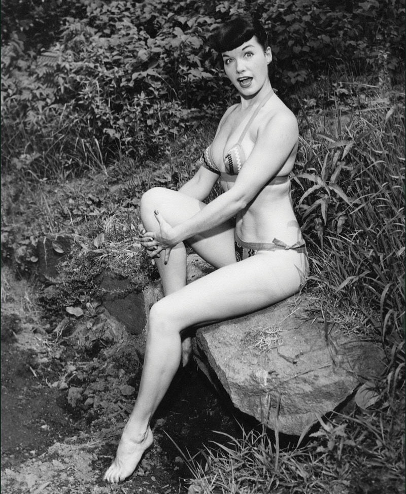 Bettie Page Nude 3576