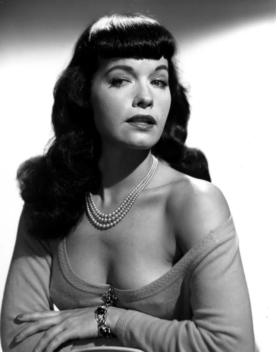 Bettie Page Nude 3572