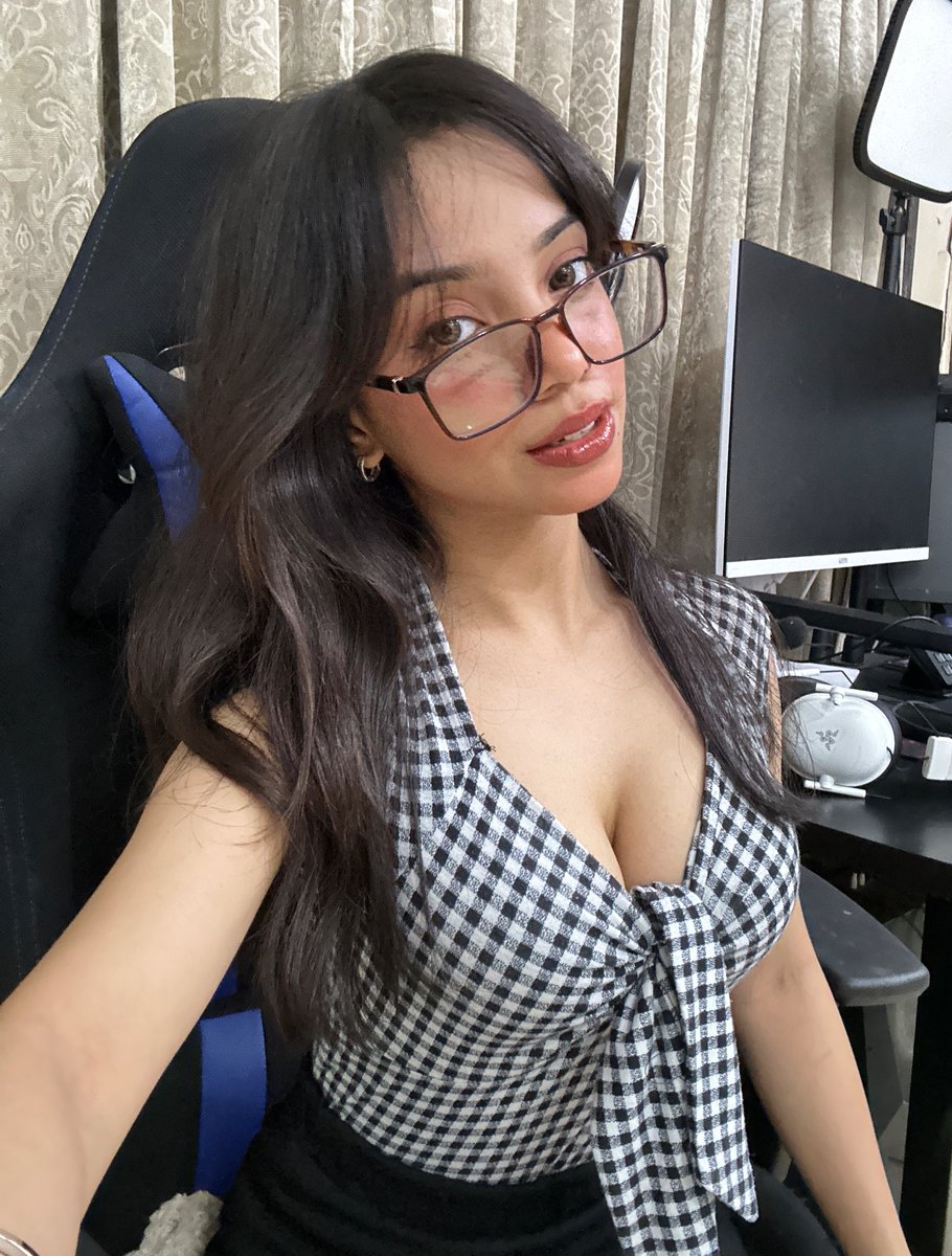 Muskan Karia Nackt 7834