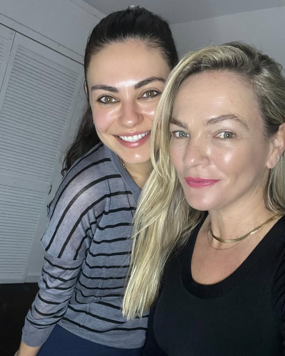 Mila Kunis Nua 3437