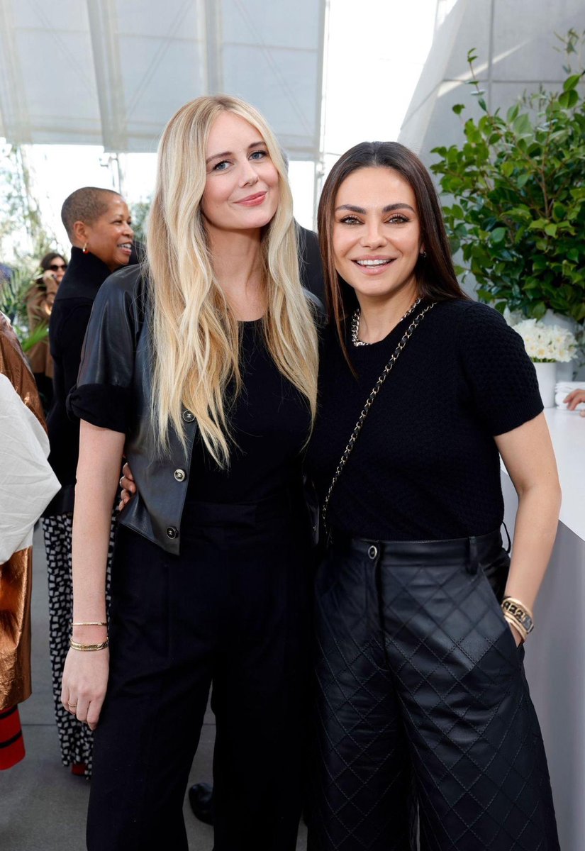 Mila Kunis Nua 3458