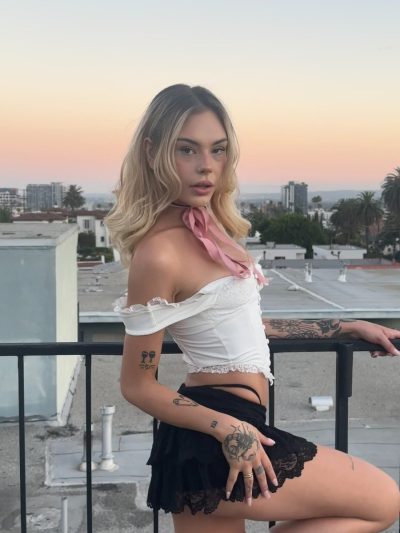 Dylan Moore Nude 20358