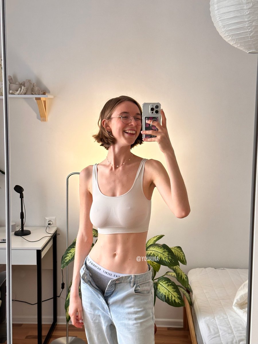 Yourina Desnuda 7110