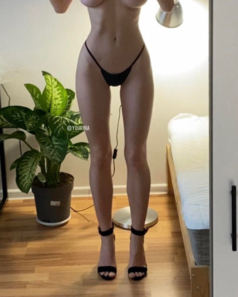 Yourina Desnuda 7112