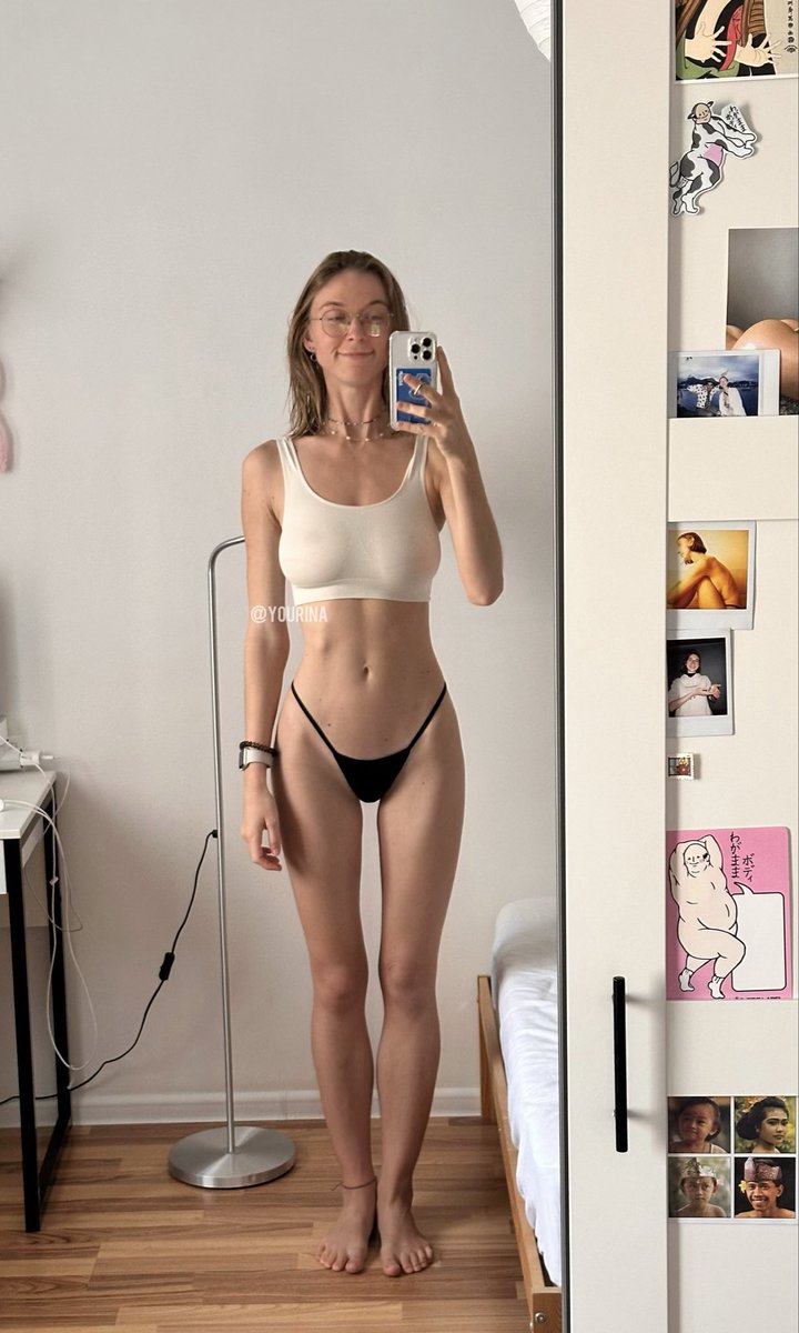 Yourina Desnuda 7122