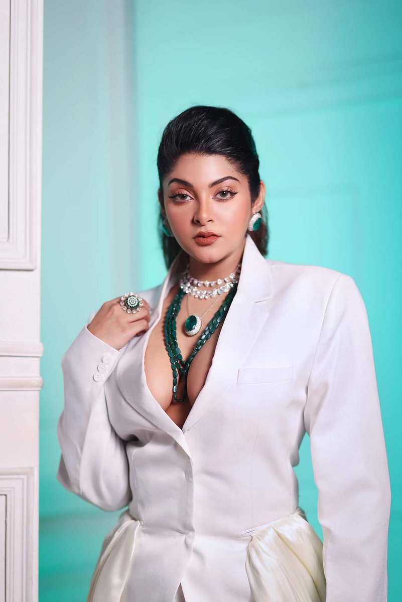 Chandrika Desai Nackt 7669
