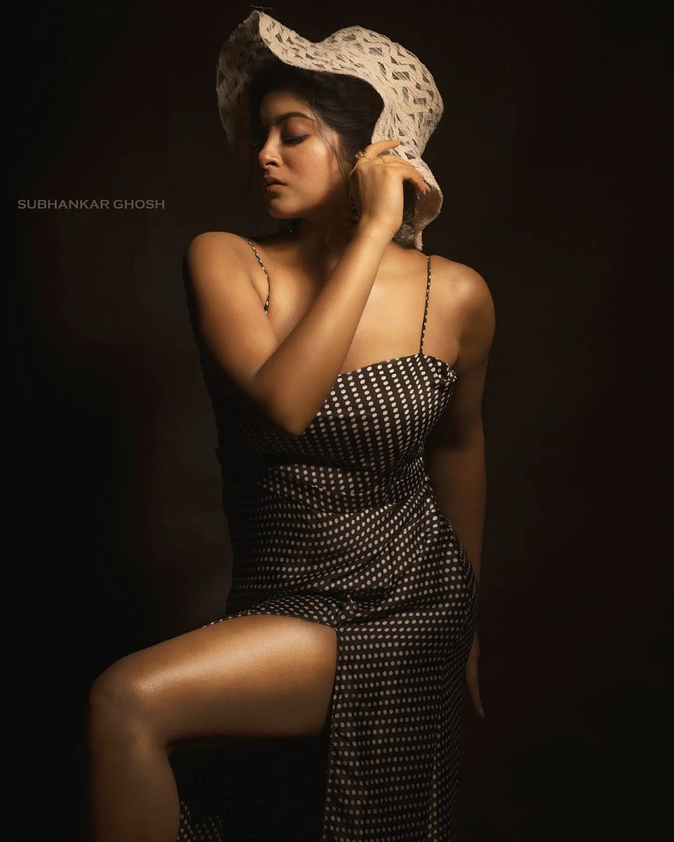 Chandrika Desai Nackt 7670