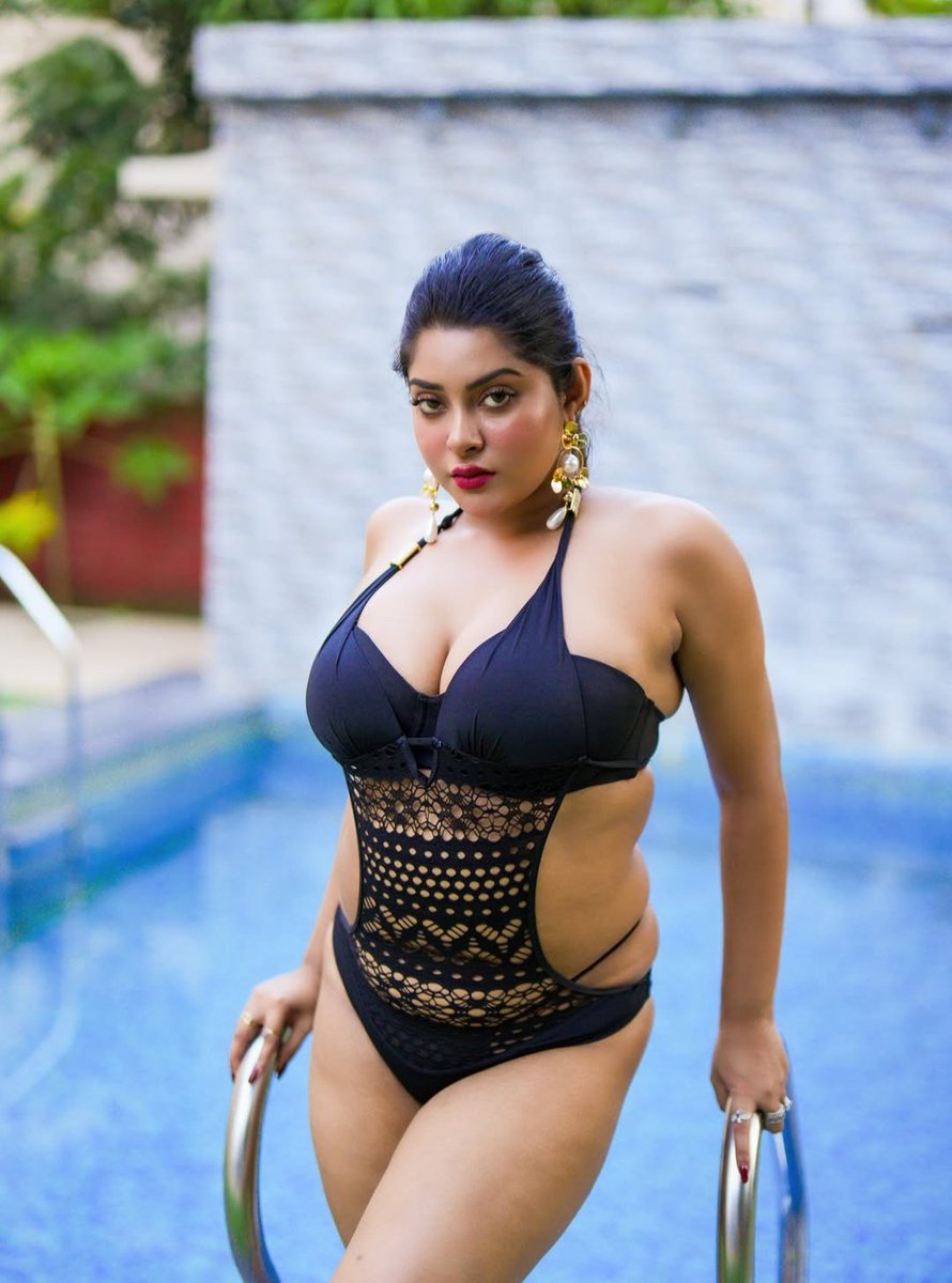 Chandrika Desai Nackt 7658