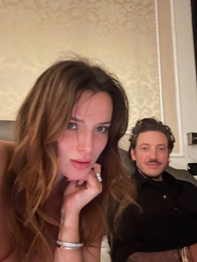 Bella Thorne Nude 26044