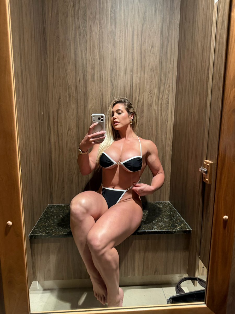 Colette Larsen Nude 866