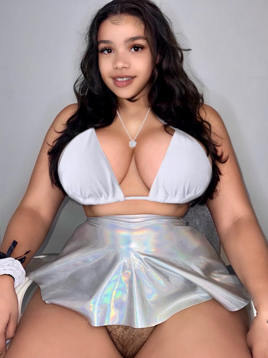 Yummy Yazmin Desnuda 6679