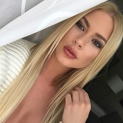 Alexa Varga Nue 3890