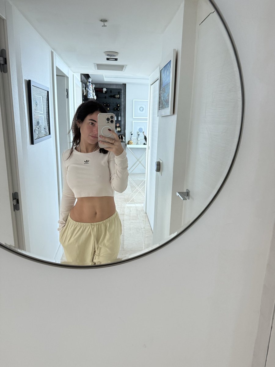 Angie Varona Desnuda 7630