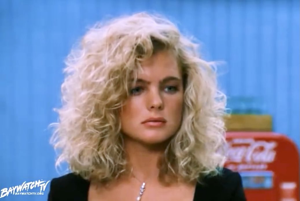 Erika Eleniak Desnuda 8590