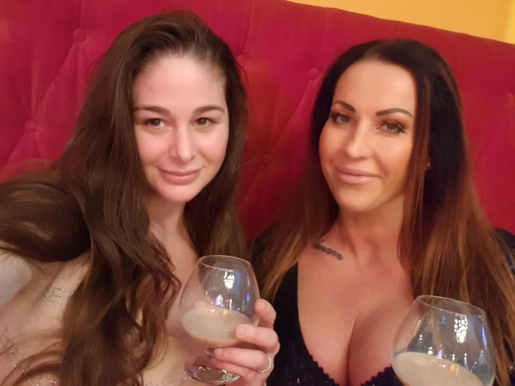 Laura Orsolya Nackt 8737