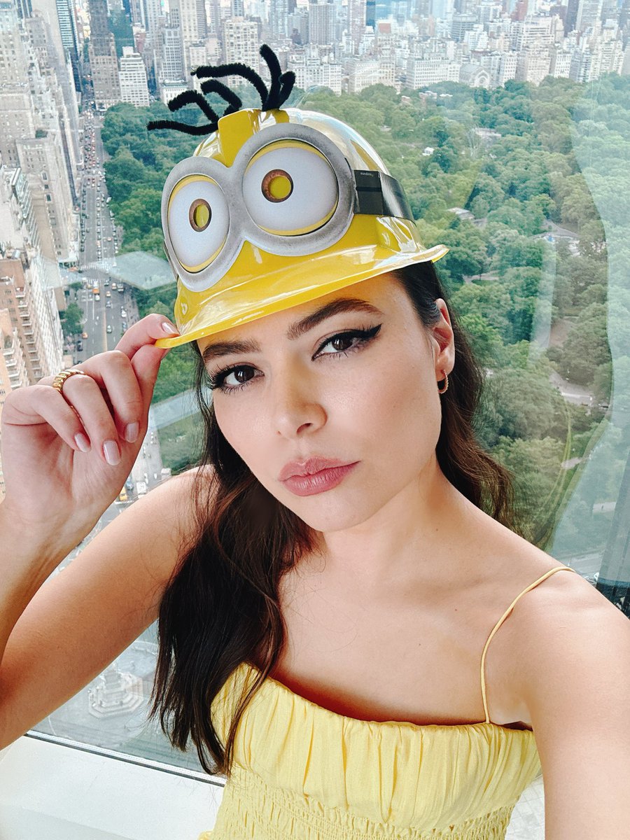 Miranda Cosgrove Nude 11538