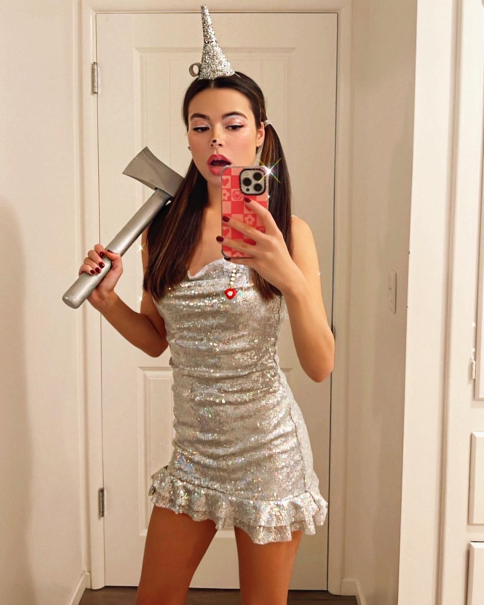 Miranda Cosgrove Nude 11542