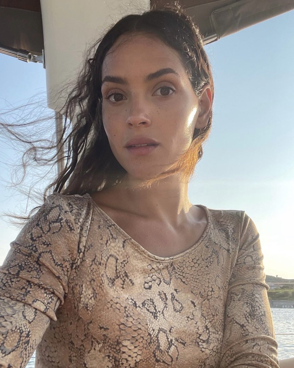 Adria Arjona Nackt 1214