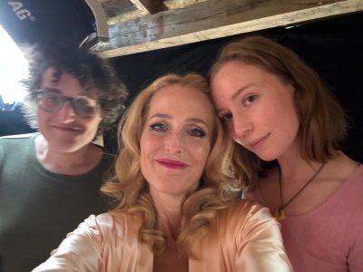 Gillian Anderson Nue 27265