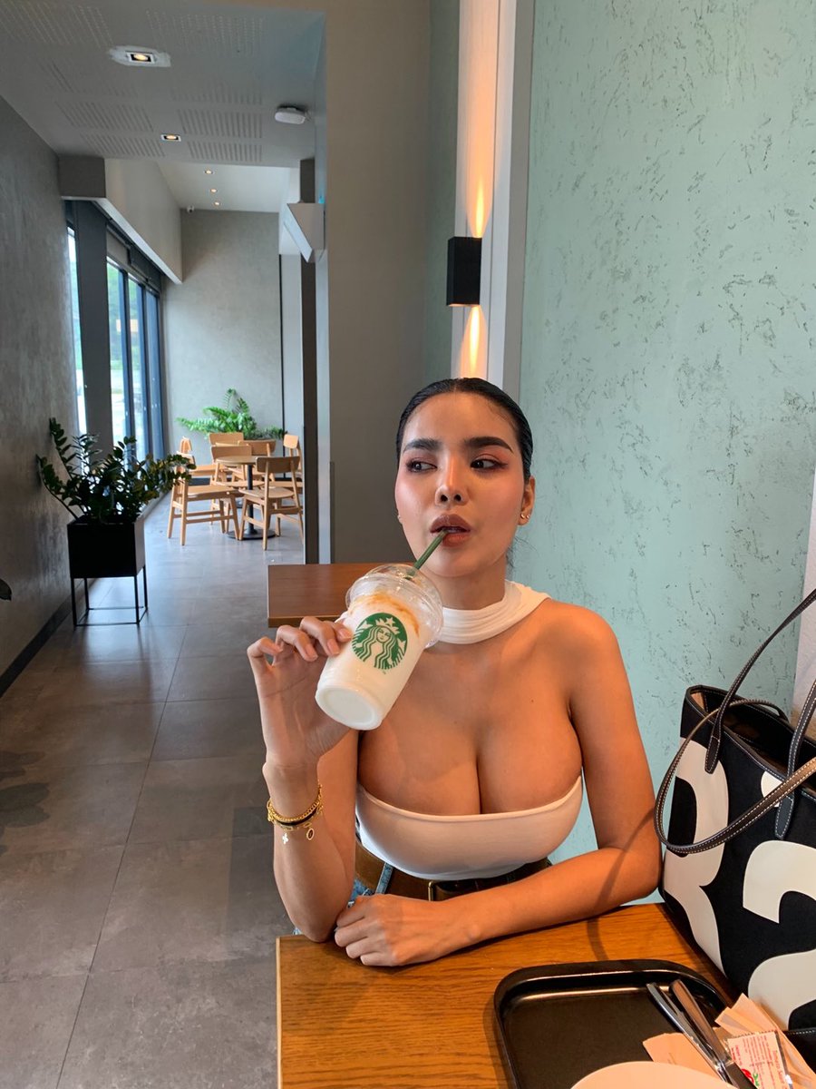 Yanisa Samohom Nackt 2051
