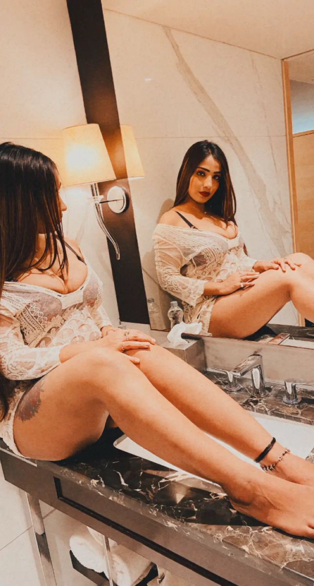 Aayushi Jaiswal Nue 8454