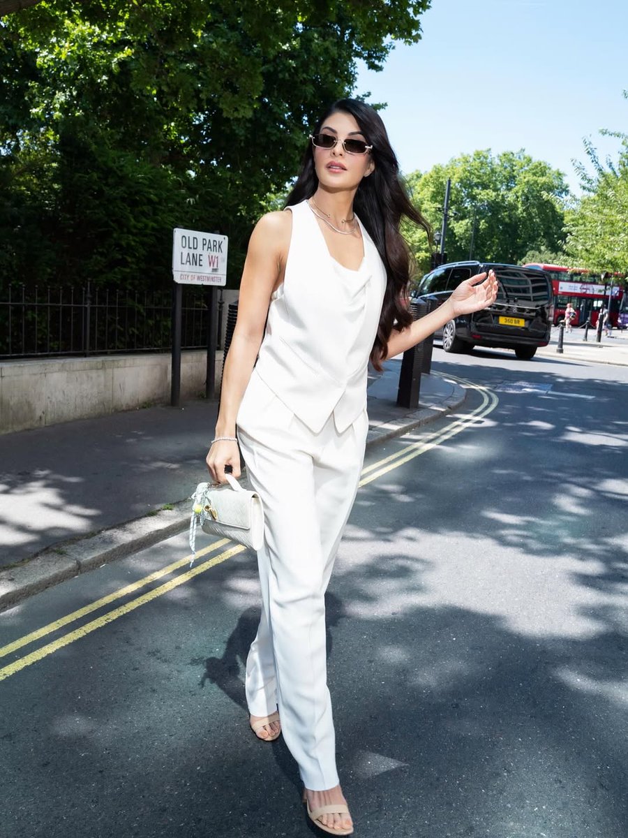 Jacqueline Fernandez Nue 1150