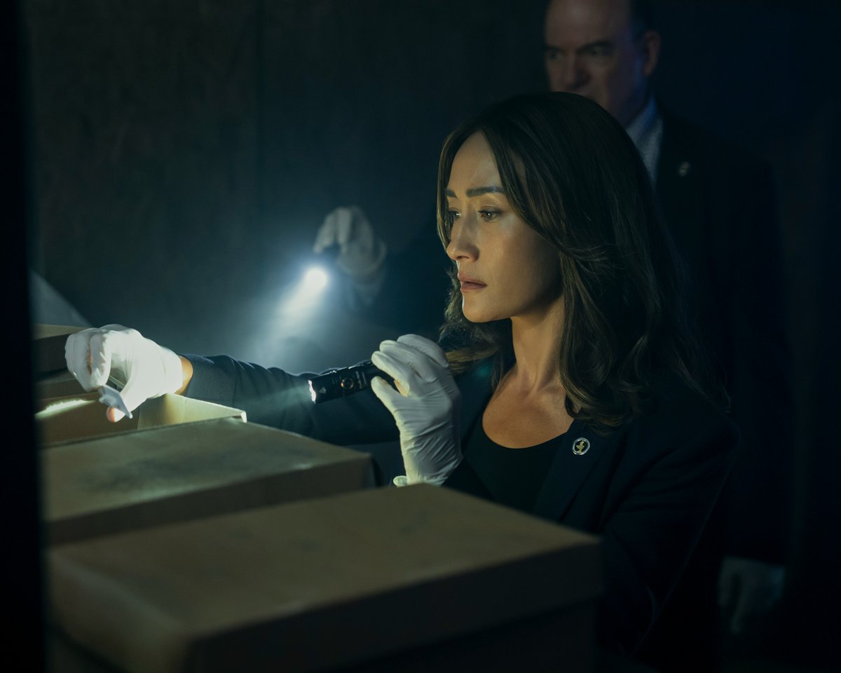 Maggie Q Nue 7587