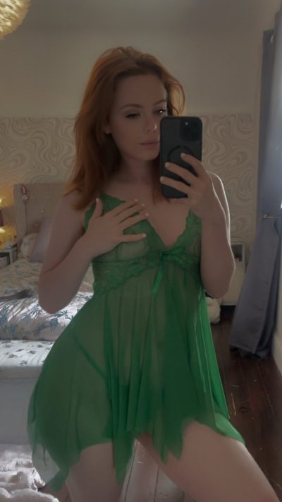 Ella Hughes Nackt 23511