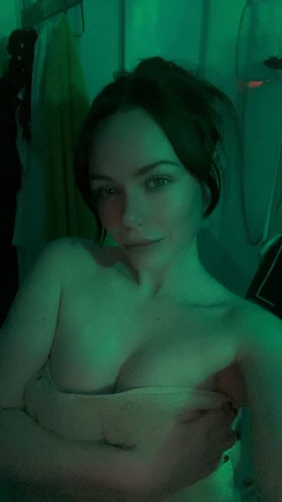 Ella Hughes Nackt 23513