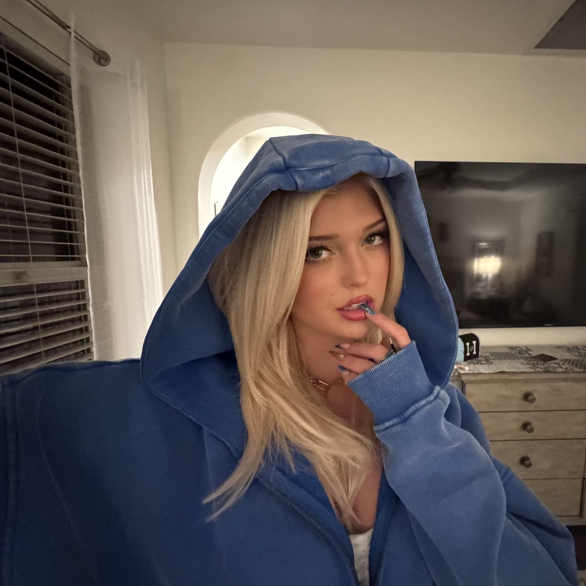 Loren Gray Nude 3965
