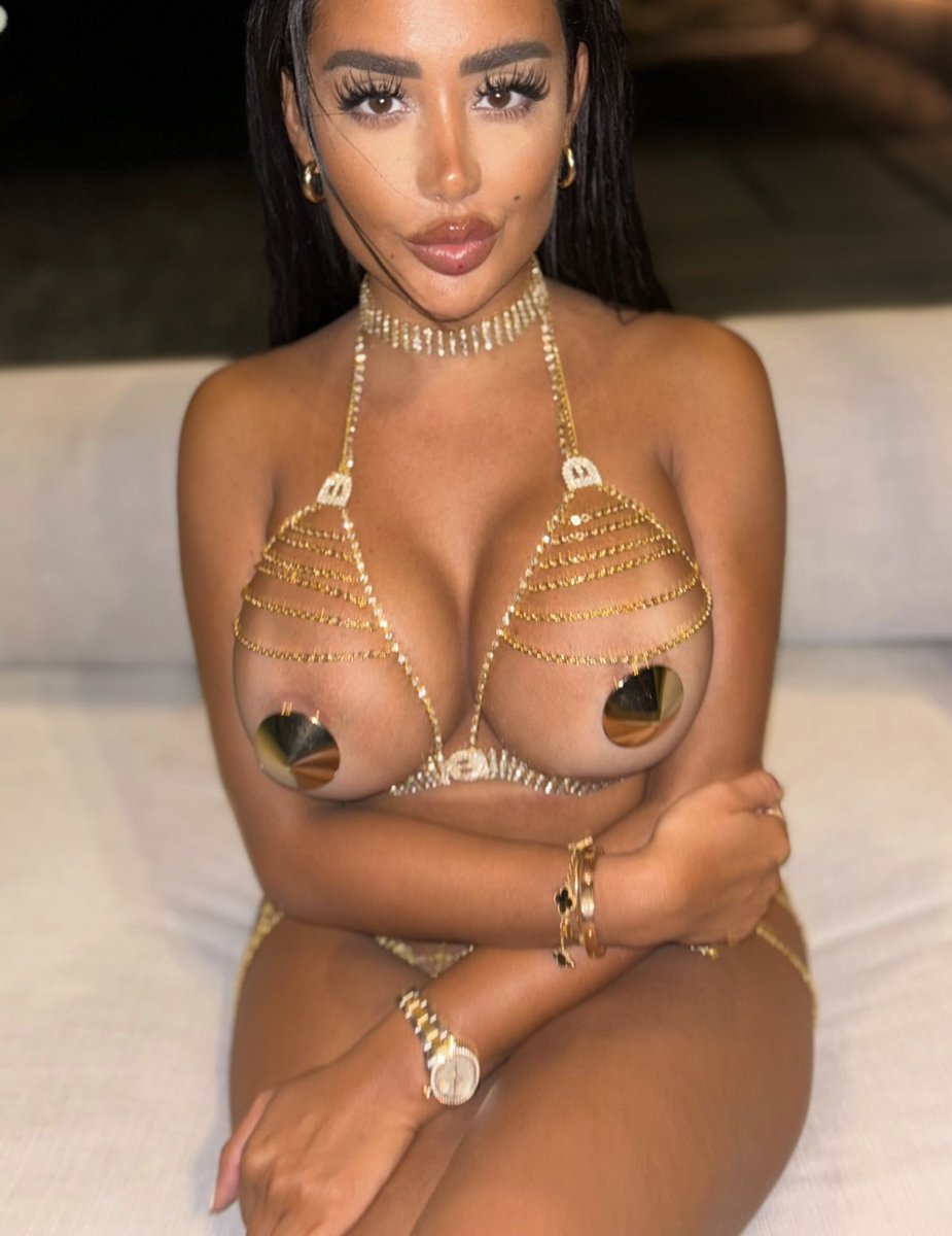 Lina London Desnuda 8833
