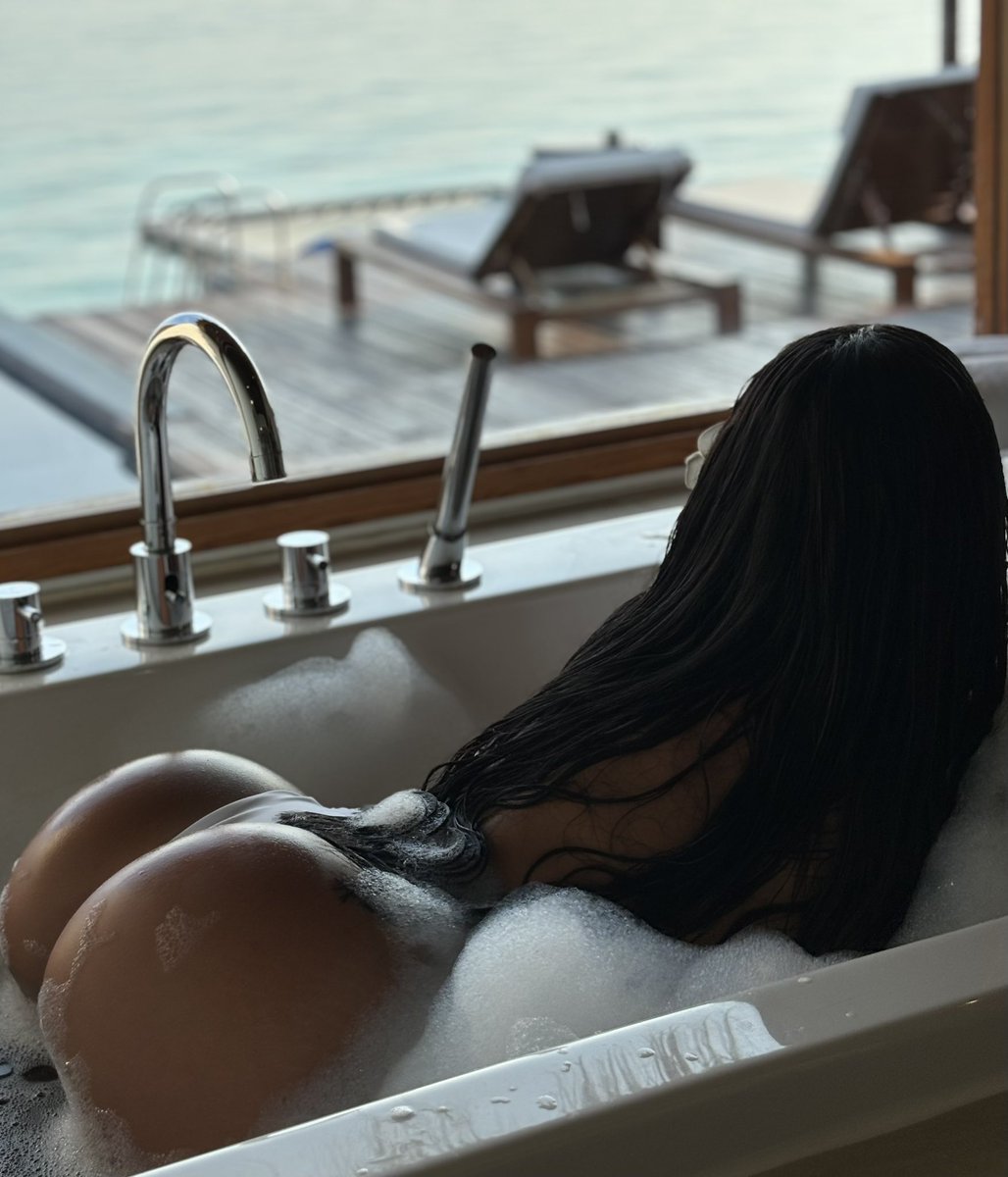 Lina London Desnuda 8835
