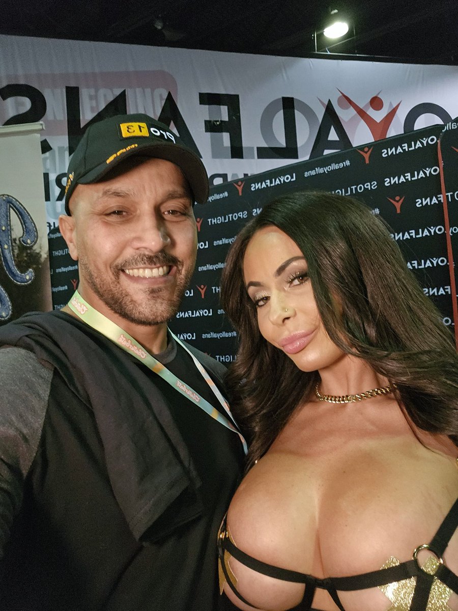 Kiki Klout Nude 13063