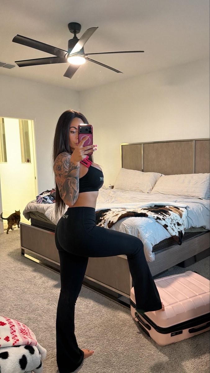 Kiki Klout Nude 13069