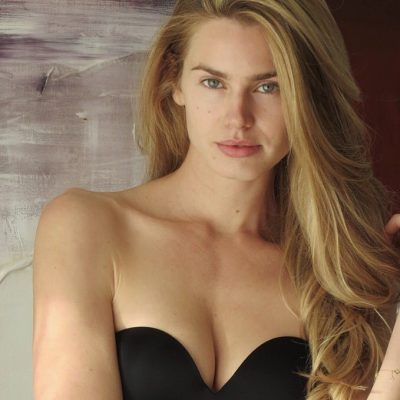 Vanessa Hessler Nua 23874