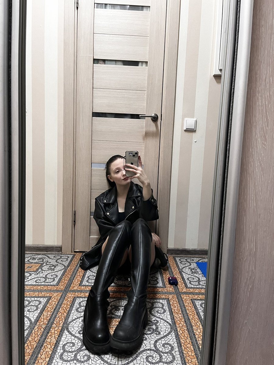 Akina Asmus Nude 6655