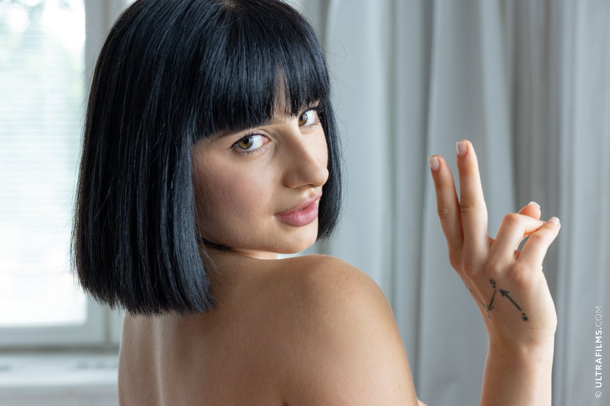 Sarah Heizel Desnuda 10919