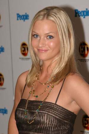 A.J. Cook nude 7