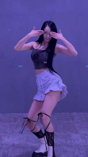 A Yeon nude 11