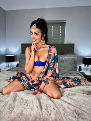 Aaliyah Yasin nude 3