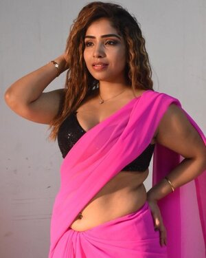 Aayushi Jaiswal nude 5