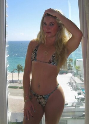 Abby Nogaa nude 4