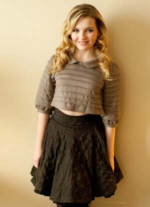 Abigail Breslin nude 2