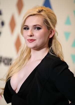 Abigail Breslin nude 7