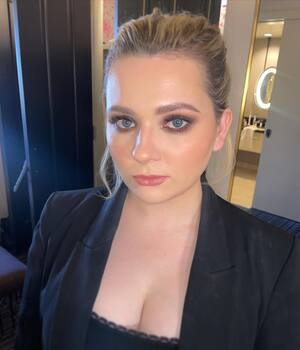 Abigail Breslin nude 8