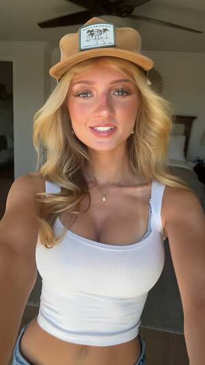 Abigail Brunetto nude 8